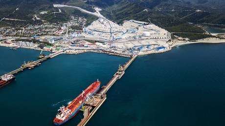 UK dilutes Russian oil sanctions amid fuel crisis
