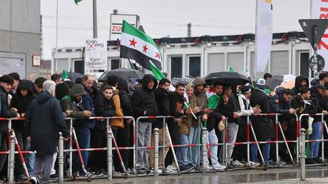 Germany considering paying Syrians $9,300 to return home – media