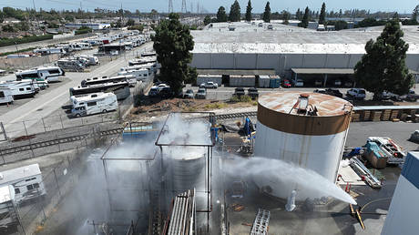 Chemical blast fears trigger mass evacuation in California (VIDEOS)