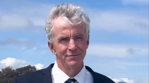 Simpsons writer announces presidential bid (VIDEO)