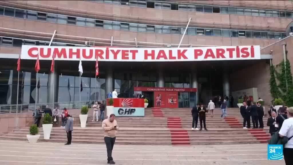 Turkey: Thousands rally after court ousts Turkish opposition leader