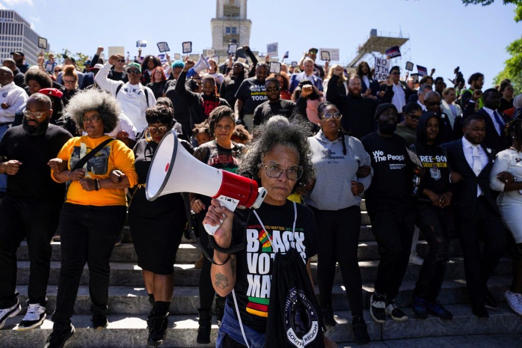 Black voters are ‘prepared to make noise’ after Republicans quickly pass ‘Jim Crow’ voting maps