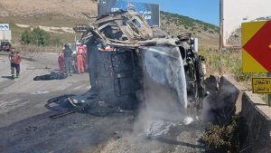 Middle East live: Israeli strike kills three Lebanese soldiers