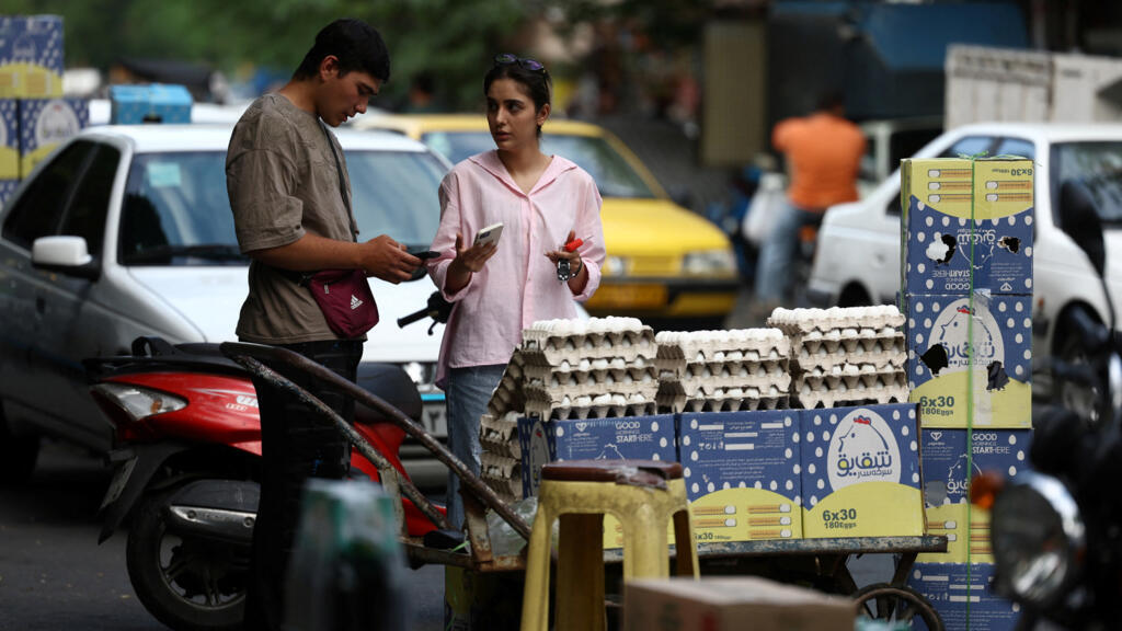 Iranians struggle as ongoing economic crisis shows no sign of abatting