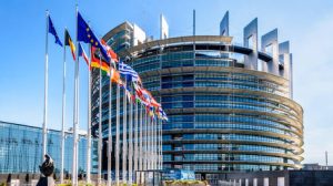 EU facing revolt over new Russia sanctions – FT