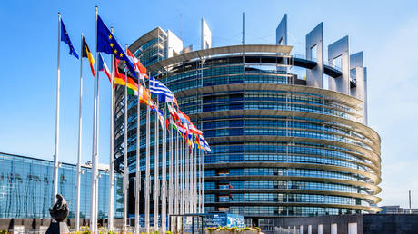 EU facing revolt over new Russia sanctions – FT