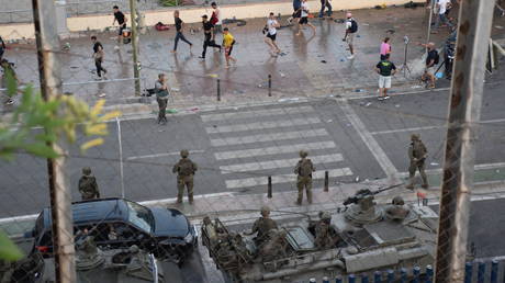 Spain sends 60 troops as Morocco border ‘totally collapses’ (VIDEOS)
