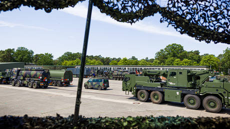 Berlin seeks loophole to move NATO troops to Russian border – media